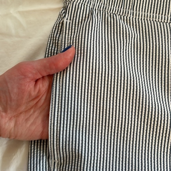 EUC 🐠 Onia Men’s Swim Trunks - seersucker fabric, side and back zip pockets. - Picture 2 of 9